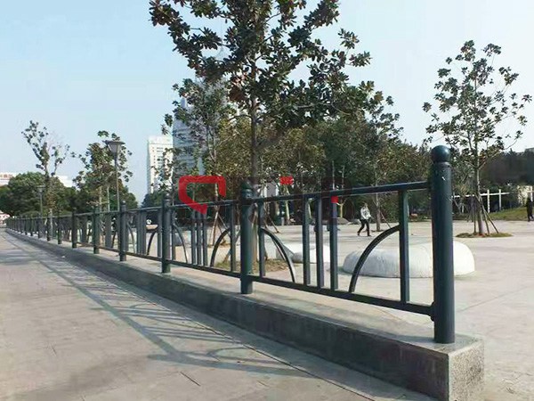 水泥墩中央護欄 水泥墩中央護欄