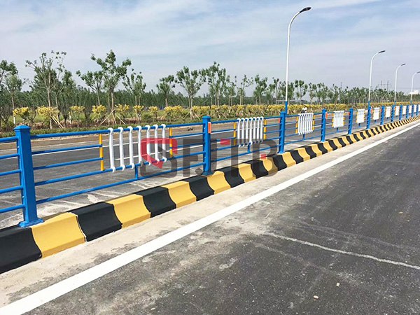 水泥墩中央護欄 水泥墩中央護欄