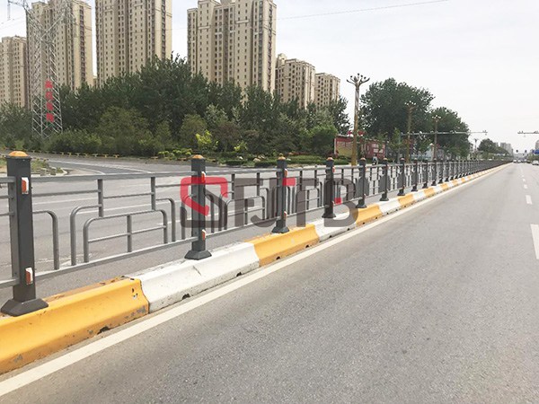 水泥墩中央護欄 水泥墩中央護欄